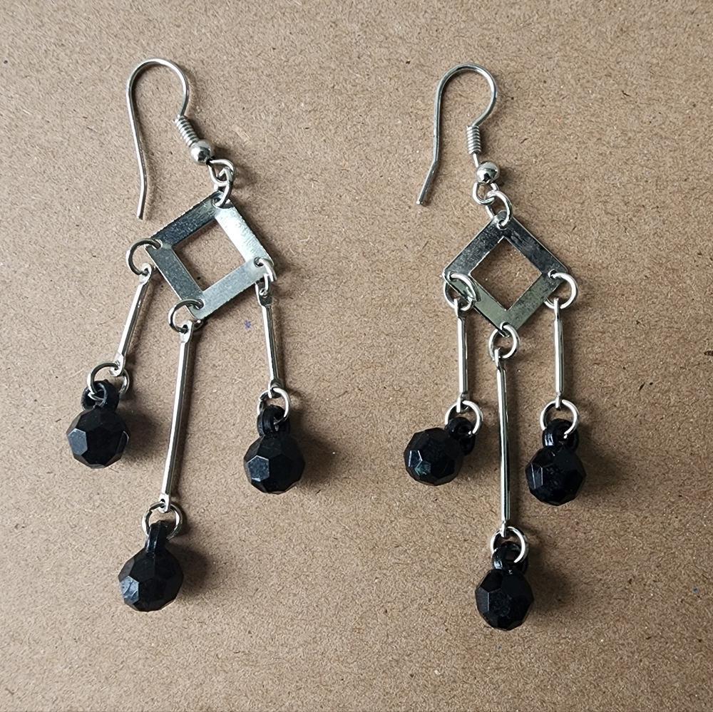 3/$25 - Dangly earrings with diamond shape & black beads - Picture 1 of 2
